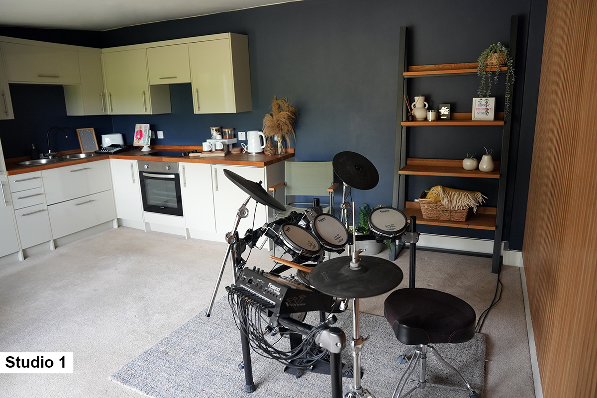 surrey-music-band-rehearsal-room-to-rent-nutfield-redhill-reigate-studio-space-2